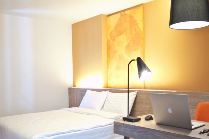 Imagen de la habitación del Hotel A Bizz. Foto 9