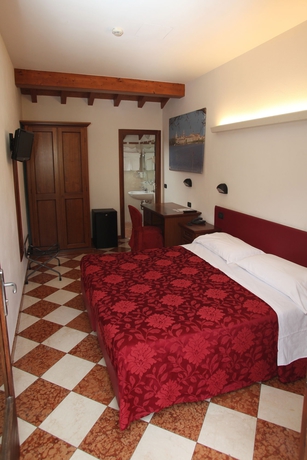 Imagen de la habitación del Hotel A Casa Dei Gonzaga. Foto 8
