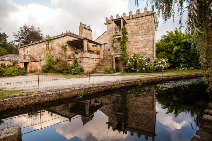 Imagen de los exteriores del Hotel A Galea. Foto 6