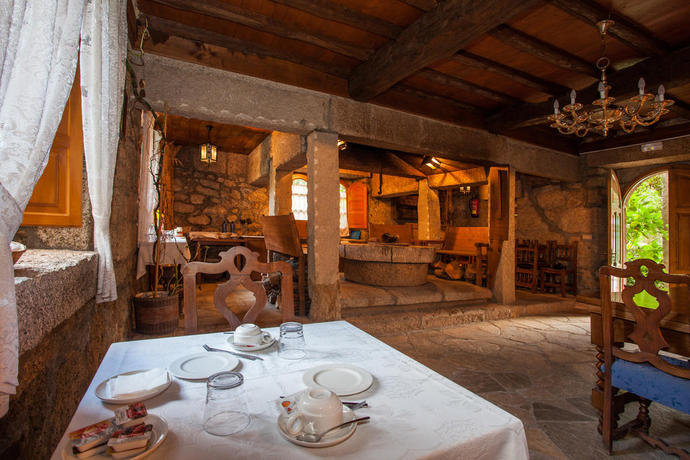 Imagen de los interiores del Hotel A Galea. Foto 11