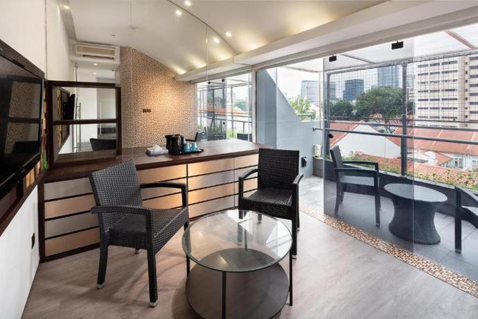 Imagen de los interiores del Hotel A Hotel Dickson. Foto 16