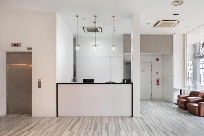 Imagen de los interiores del Hotel A Hotel Dickson. Foto 17