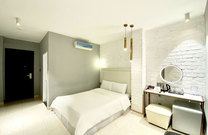 Imagen de la habitación del Hotel A IN DEL LUNA. Foto 16