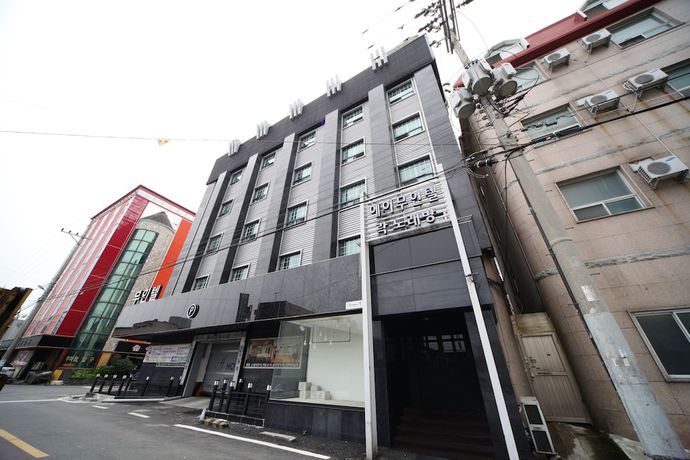 Imagen general del Hotel A Iksan. Foto 1