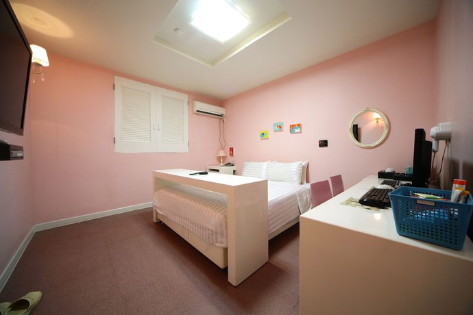 Imagen de la habitación del Hotel A Iksan. Foto 11