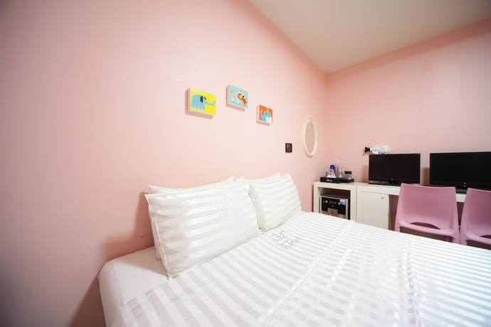 Imagen de la habitación del Hotel A Iksan. Foto 13