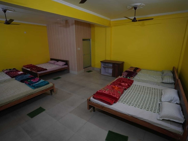 Imagen de la habitación del Hotel A K Palace. Foto 4