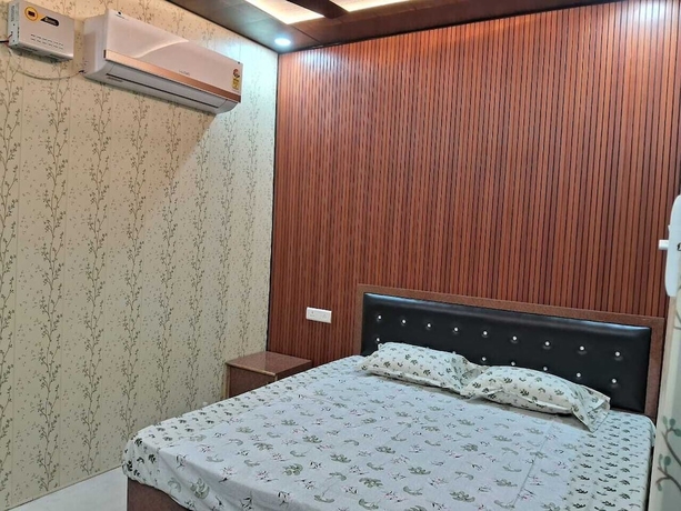 Imagen de la habitación del Hotel A K Palace. Foto 6