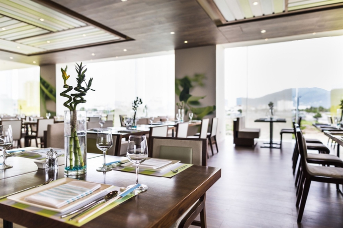 Imagen del bar/restaurante del Hotel A La Carte Da Nang Beach. Foto 4