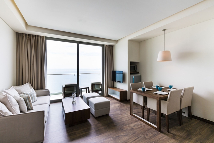 Imagen de los interiores del Hotel A La Carte Da Nang Beach. Foto 10