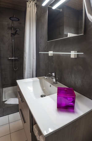 Imagen de la habitación del Hotel A L'arbre Vert. Foto 14