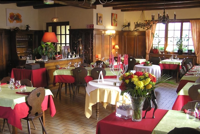 Imagen del bar/restaurante del Hotel A L'arbre Vert. Foto 8