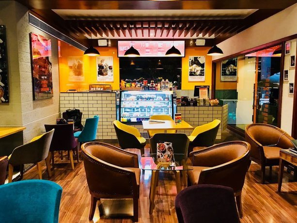 Imagen del bar/restaurante del Hotel A\' Ludhiana. Foto 6