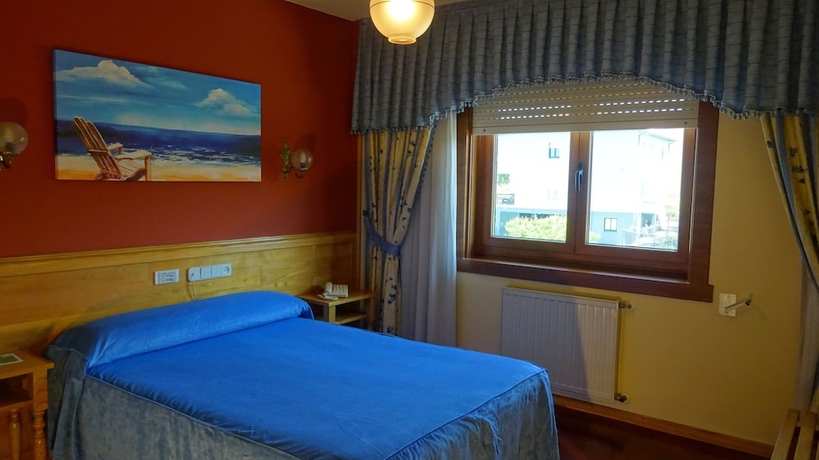 Imagen de la habitación del Hotel A Marisqueira Ia Coruña Airport. Foto 3