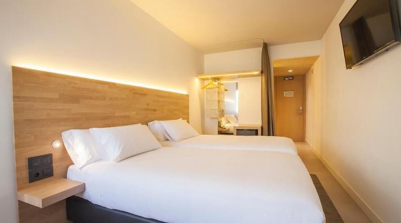 Imagen de la habitación del Hotel A Pamplona. Foto 8