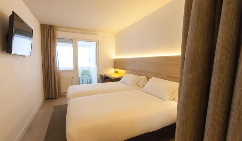 Imagen de la habitación del Hotel A Pamplona. Foto 11