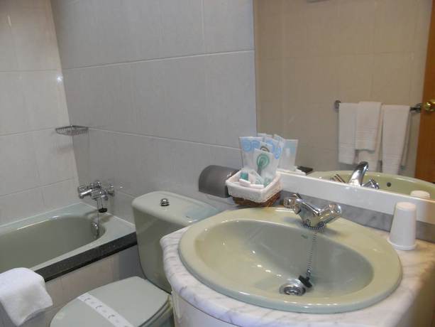 Imagen de la habitación del Hotel A Pedra, Carino. Foto 9