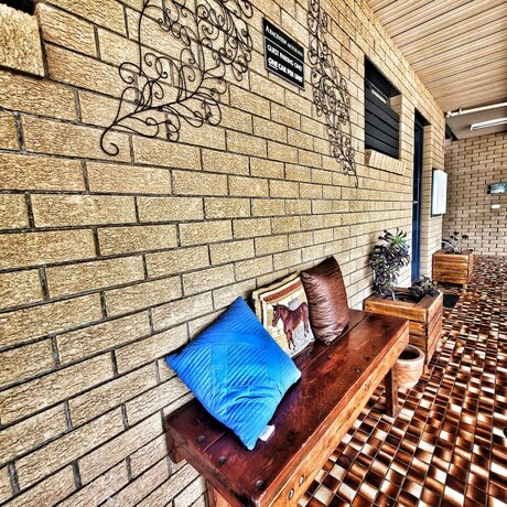 Imagen general del Hotel A Raceview Motor Inn. Foto 7