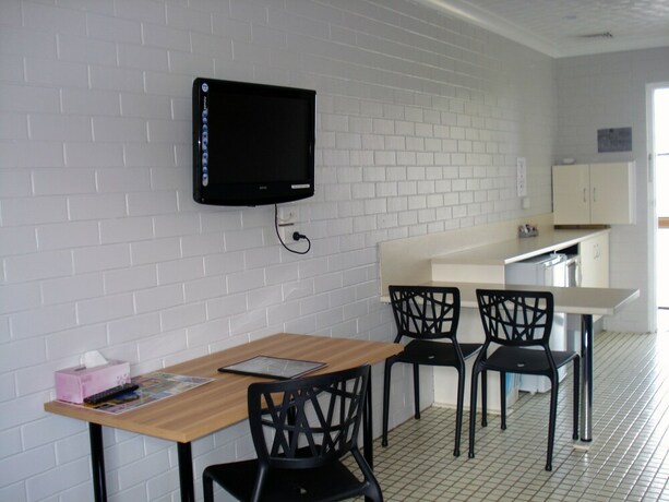 Imagen de la habitación del Hotel A Raceview Motor Inn. Foto 36