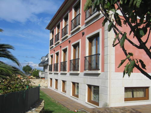 Imagen general del Hotel A Raíña. Foto 1