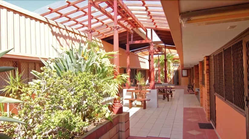 Imagen de los exteriores del Hotel A Railway Lodge. Foto 18