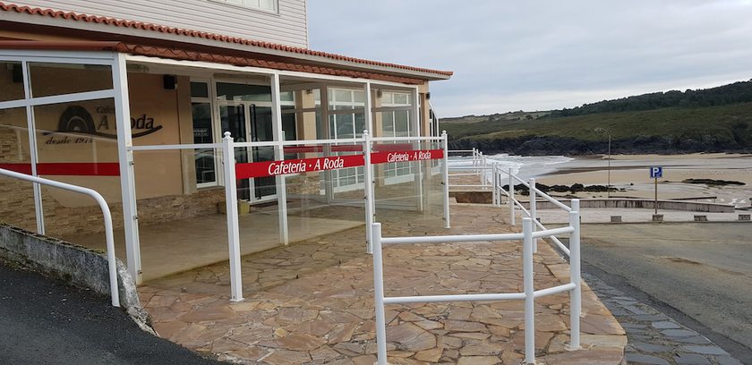 Imagen del bar/restaurante del Hotel A Roda. Foto 2
