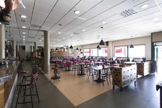 Imagen del bar/restaurante del Hotel A Roldana. Foto 2