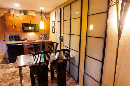 Imagen de la habitación del Hotel A Sunset Chateau. Foto 6