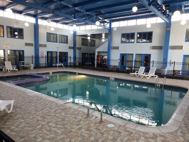Imagen de la piscina del Hotel A Victory And Suites. Foto 7