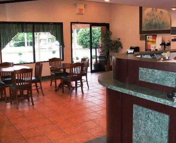 Imagen de los interiores del Hotel A Victory Inn - Roseville. Foto 12