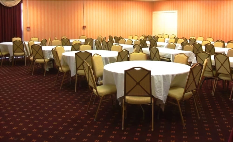 Imagen del bar/restaurante del Hotel A Victory Inn and Suites - Ann Arbor. Foto 7