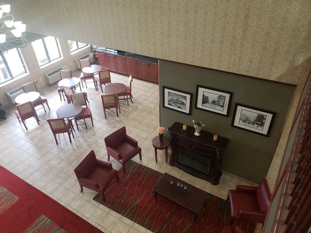 Imagen de los interiores del Hotel A Victory Suites Warren. Foto 10