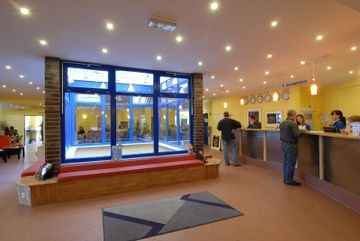 Imagen de los interiores del Hotel A & O Amsickstrasse. Foto 6