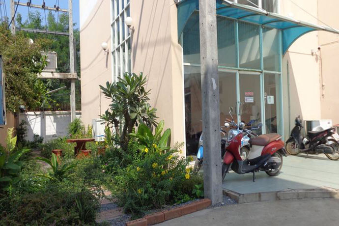 Imagen de los exteriores del Hotel A and S Residence Kanchanaburi. Foto 11