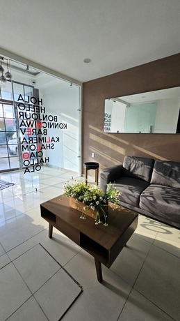 Imagen de los interiores del Hotel A03 SUPER CITY SUITE AT PLAZA ACEQUIA. Foto 12