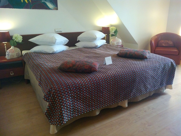 Imagen de la habitación del Hotel A1. Foto 7