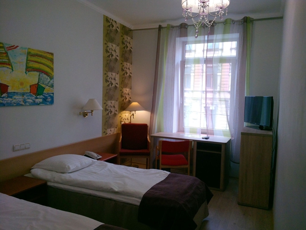 Imagen de la habitación del Hotel A1. Foto 12