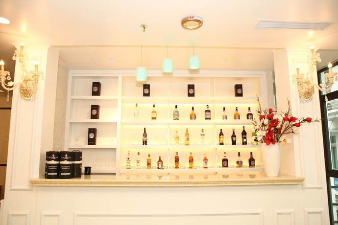 Imagen de la habitación del Hotel A1 Hill Hanoi. Foto 7