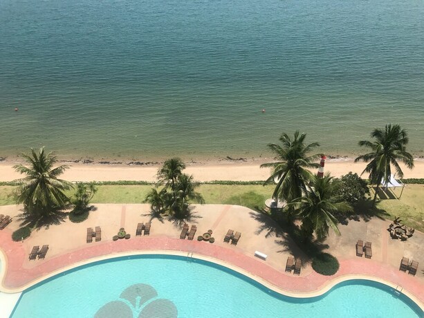 Imagen de la piscina del Hotel A2e - Ibiza Khao Tao Hua Hin. Foto 32