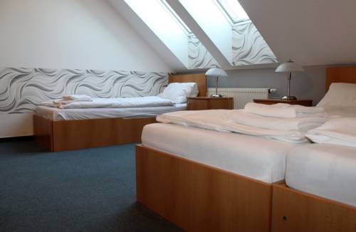 Imagen de la habitación del Hotel A3. Foto 9