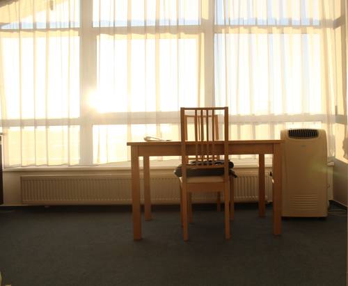 Imagen de la habitación del Hotel A3. Foto 12