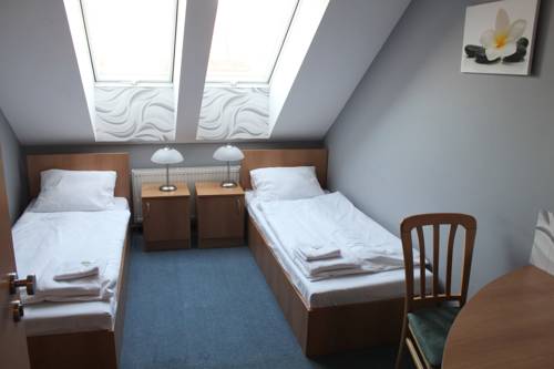 Imagen de la habitación del Hotel A3. Foto 16