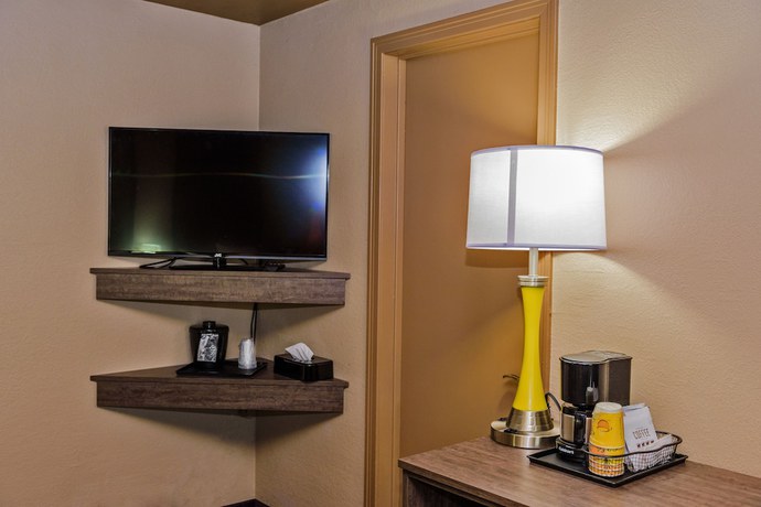 Imagen de la habitación del Hotel AArya By Niagara Fashion Outlets. Foto 4