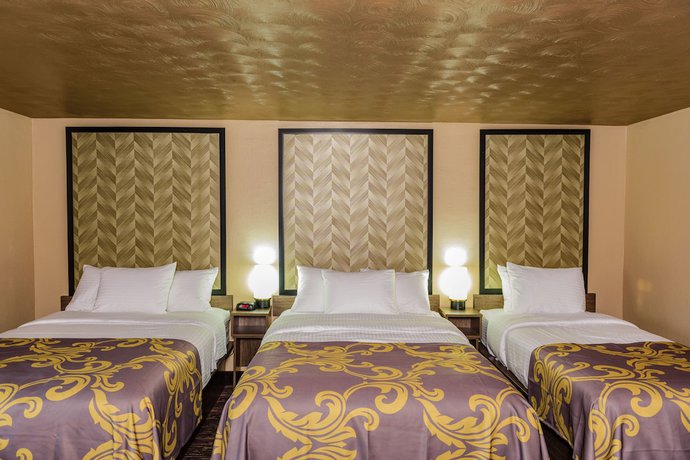 Imagen de la habitación del Hotel AArya By Niagara Fashion Outlets. Foto 17
