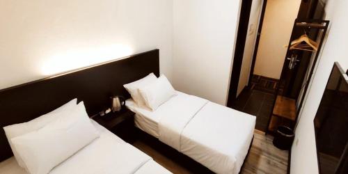 Imagen de la habitación del Hotel ABA. Foto 16