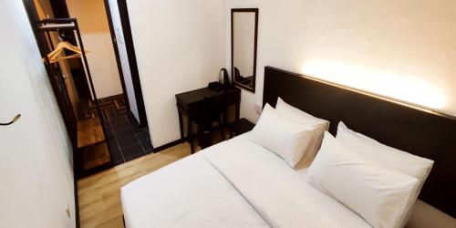 Imagen de la habitación del Hotel ABA. Foto 17