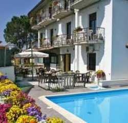 Imagen de la piscina del Hotel ABACUS, Sirmione. Foto 5