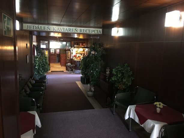 Imagen del bar/restaurante del Hotel ABC, Nitra. Foto 2
