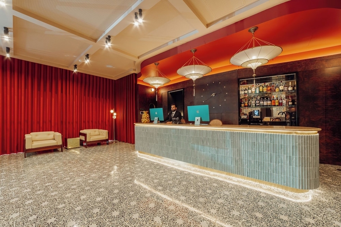 Imagen de los interiores del Hotel ABC Porto - Campanh&atilde;. Foto 12