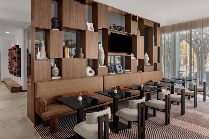 Imagen de los interiores del Hotel AC By Marriott Scottsdale Old Town. Foto 15